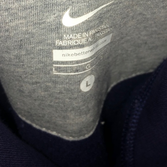 Purple Nike hoodie - Picture 2 of 3